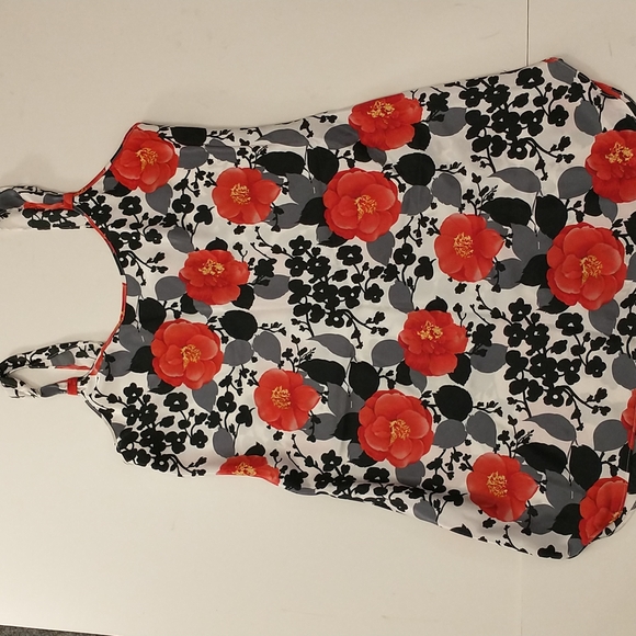 2 Floral Nightgowns Sexy Feminine Styling Lg Silky Feel Satin Red Flowers - Picture 4 of 8